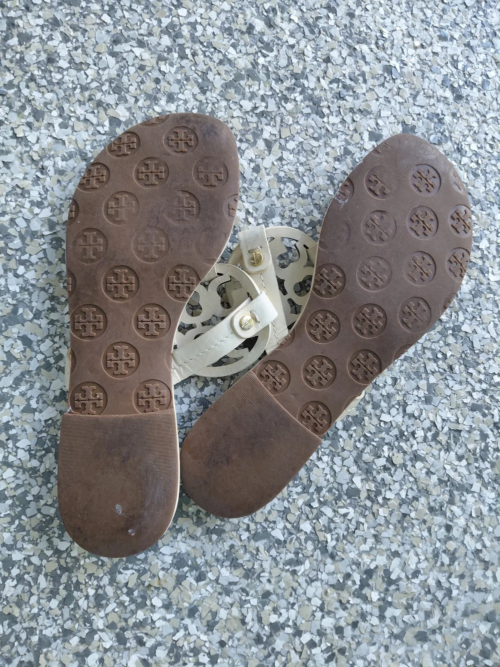 Tory Burch Miller Ivory Leather Logo Thong Sandals Flip Flops Women's 6,5/7 - Picture 6 of 6